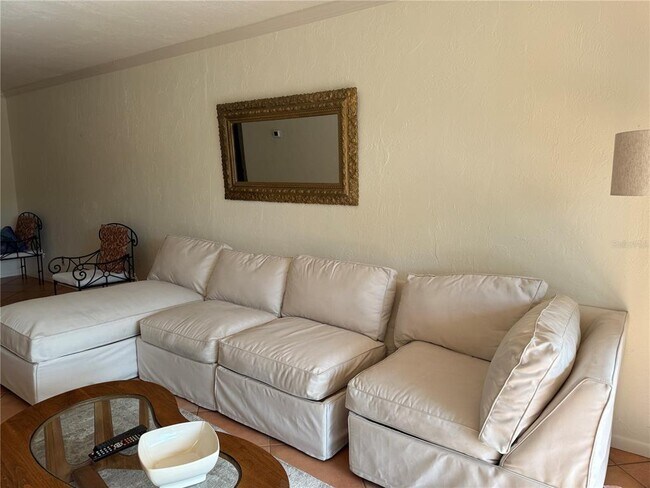Foto del edificio - 1650 Pine Tree Ln