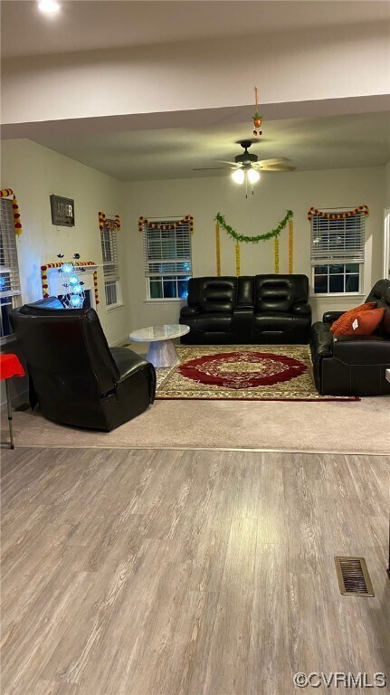 Foto del edificio - 4332 Kenmare Ln