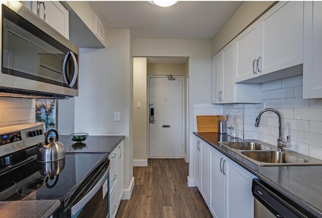 Building Photo - 1350 Danforth Road