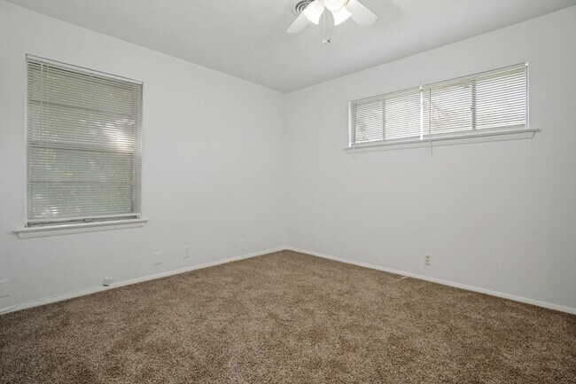Building Photo - 3110 Heather Ln