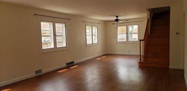 Sala de estar/comedor - 2331 S 59th St