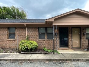 Building Photo - 201 Arthur Dr