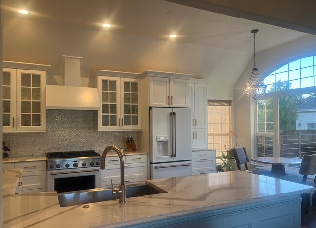 Foto del edificio - 648 E Maberry Dr