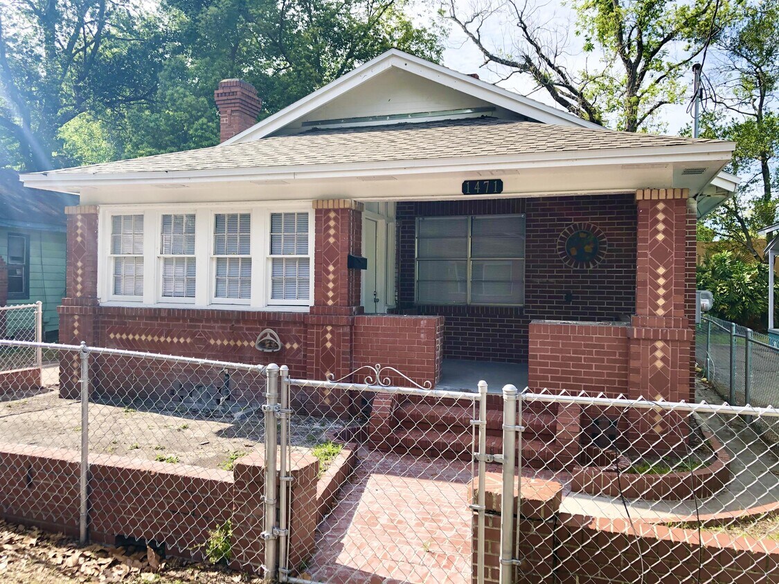 Primary Photo - 1471 Mitchell St