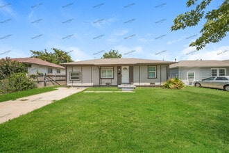 Building Photo - 2653 SW 45th St