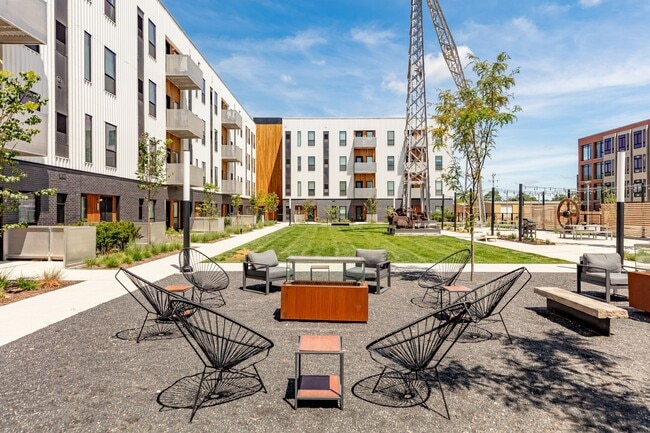 Building Photo - Rowat Lofts Apartments
