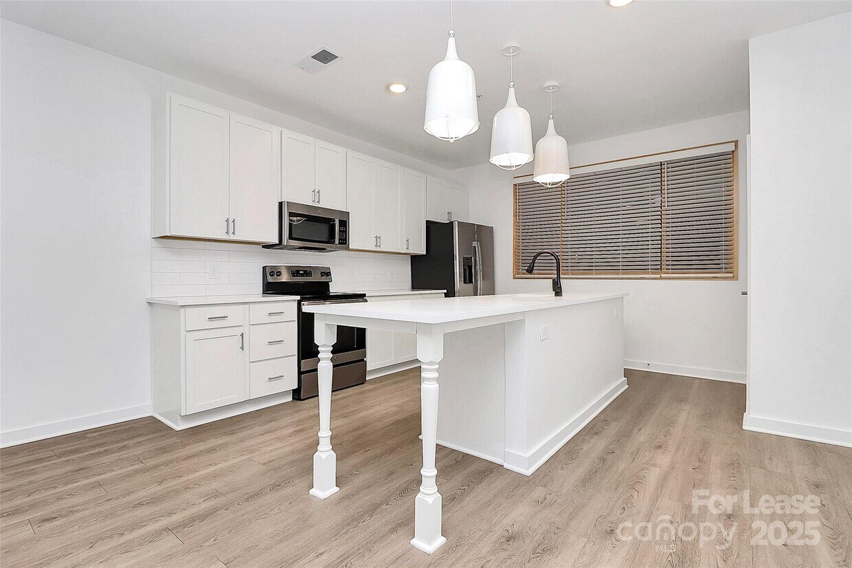 Primary Photo - 1115 Seigle Ave