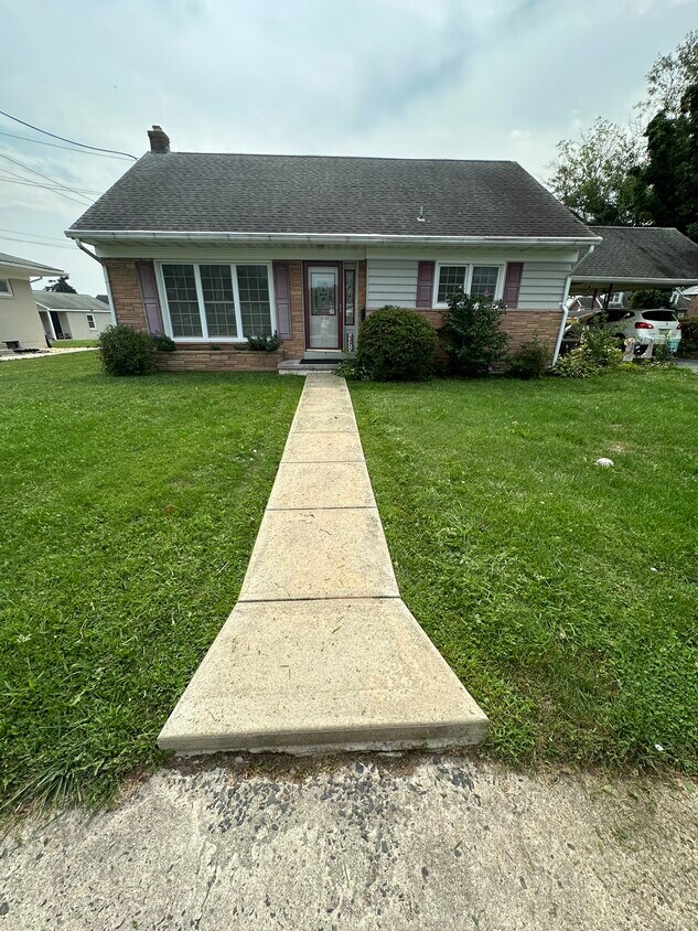 22 Grosstown Rd Unit 2, Stowe, PA 19464 Apartments in Stowe, PA