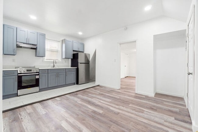 Foto del edificio - 156 Shepard Ave