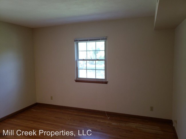 Building Photo - 2007-2007 Kennedy Dr