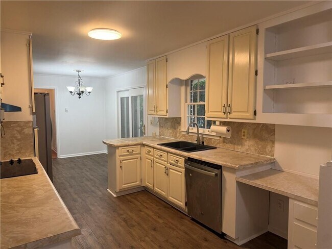 Foto del edificio - 4254 Burleigh Dr