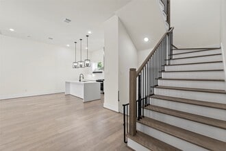 Building Photo - 1406 W 21st St