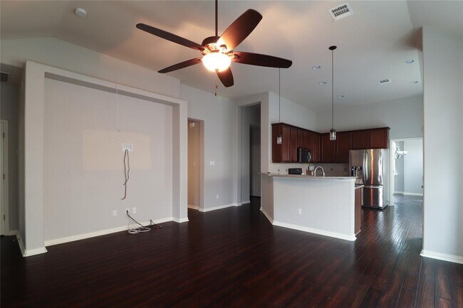 Building Photo - 528 Loma Cedro Bend