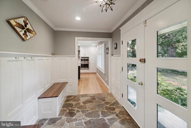 Building Photo - 205 Meadow Gate Dr