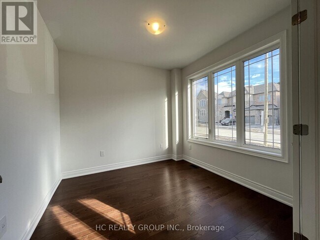 Photo du bâtiment - 79 Silk Twist Dr