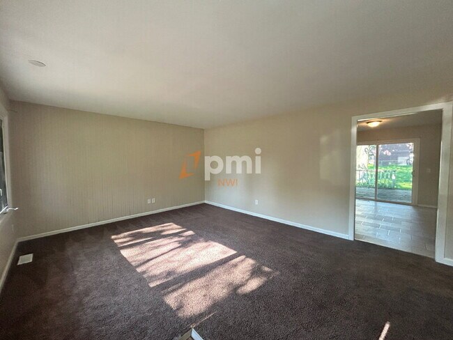 Foto del edificio - 776-1 Governor Rd