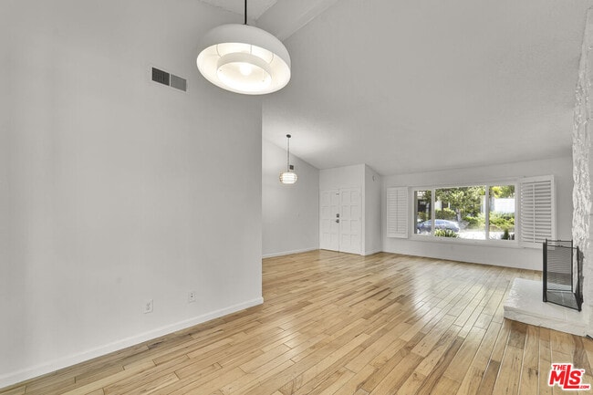 Building Photo - 3107 Hodler Dr
