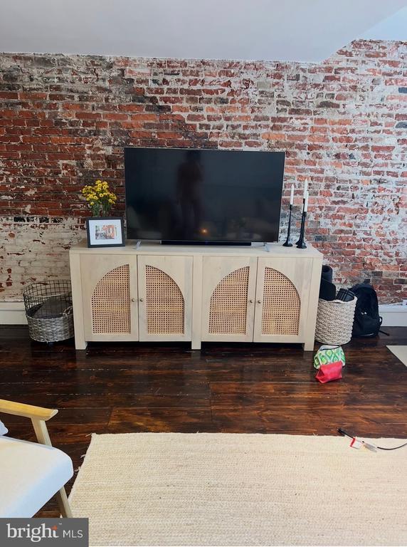 Building Photo - 126 N 3rd St