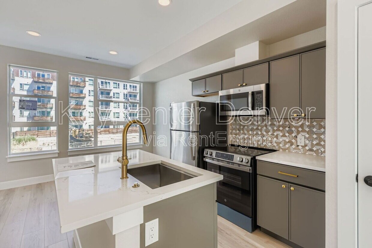 Foto principal - 4100 E Warren Ave