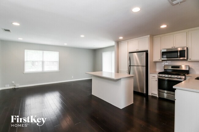 Building Photo - 3510 Princeton Dr