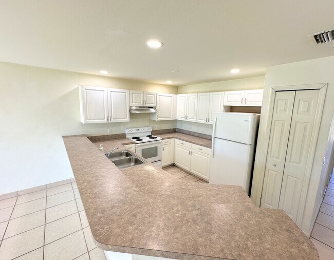 Foto del edificio - 714 Harold Ave S