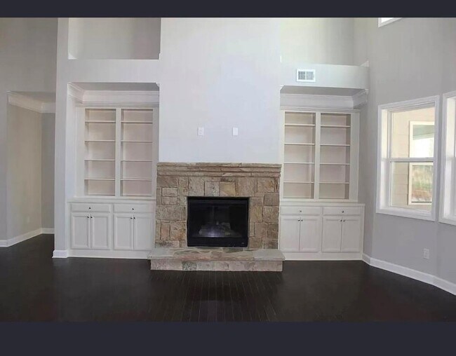 Building Photo - 428 Silver Brook Dr