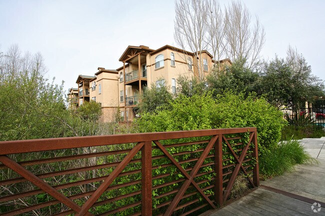 Foto del edificio - 1400--1418 Kawana Springs Rd