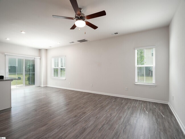Building Photo - 105 Mallow Dr