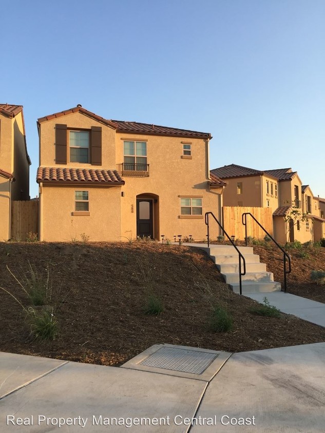 Building Photo - 588 River Oaks Dr