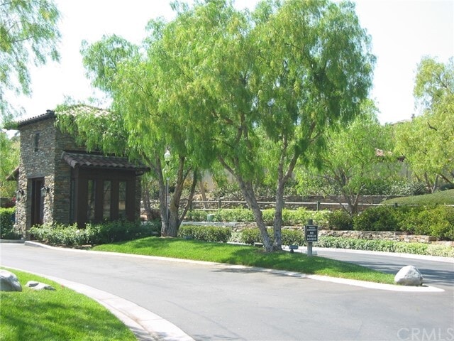 Foto del edificio - 2455 Bronzewood Dr