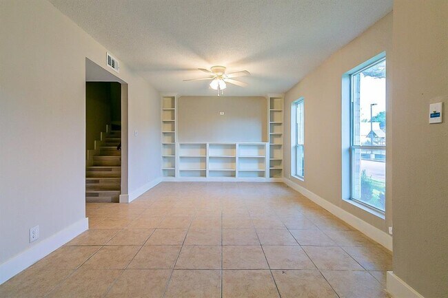 Foto del edificio - 11002 Hammerly Blvd