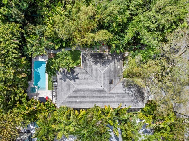 Foto del edificio - 3821 Braganza Ave