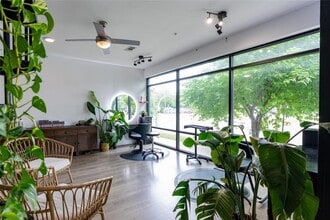 Building Photo - 2213 Poquito St