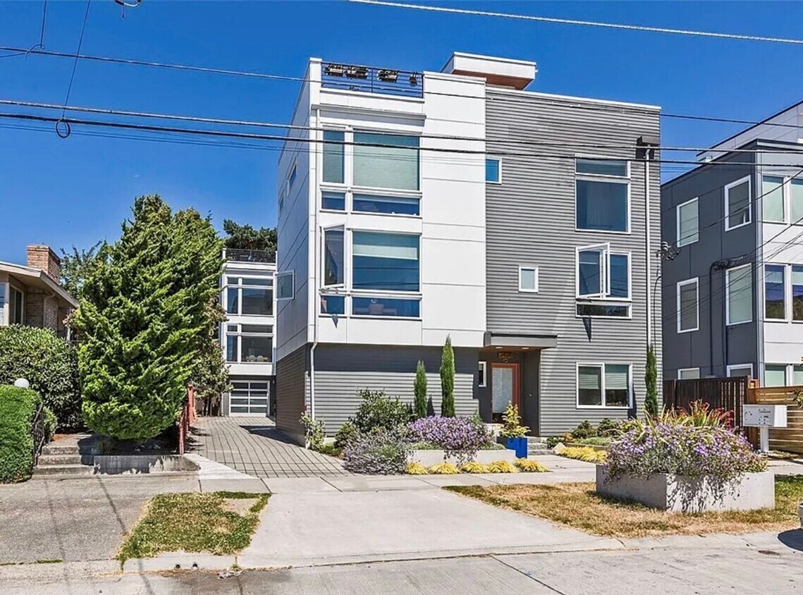 Primary Photo - Ballard Townhouse