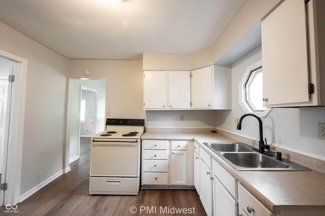 Building Photo - 3026 S Rybolt Ave