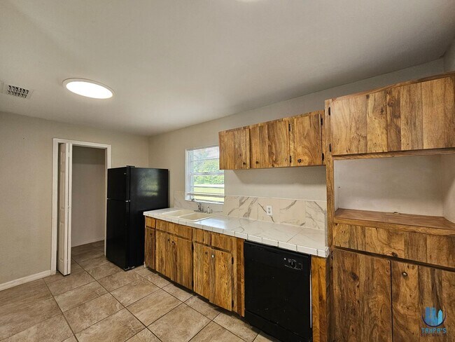 Building Photo - Perfect 4 Bedroom, 2 Bath with a BONUS ROOM available for rent *Move-In Special*