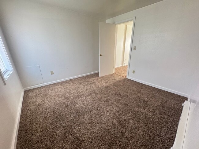 Building Photo - Chatham