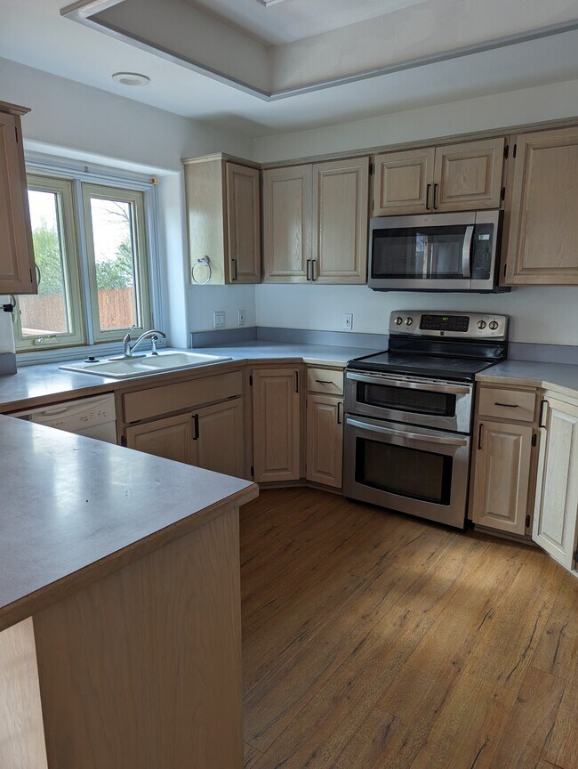 Building Photo - 1054 Arapahoe Dr