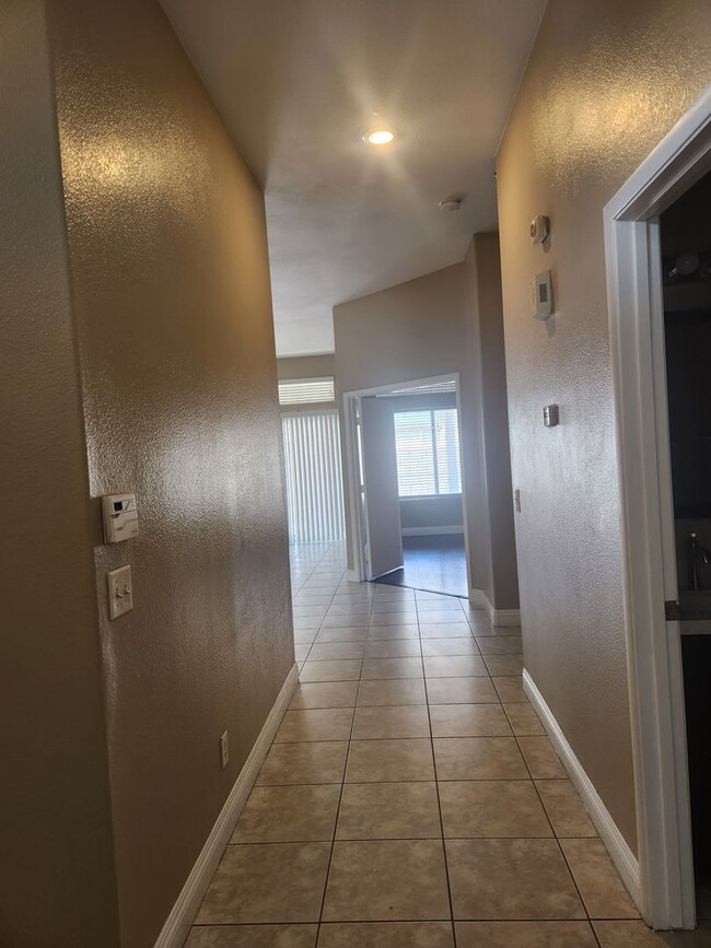 Foto del edificio - A Fabulous 3 Bedroom Townhome In North Las...