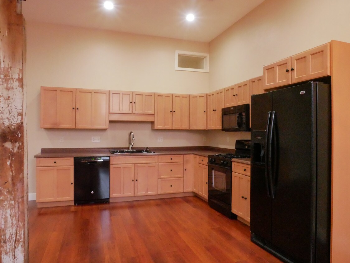 137 Brady St, Allegan, MI 49010 Apartments in Allegan, MI