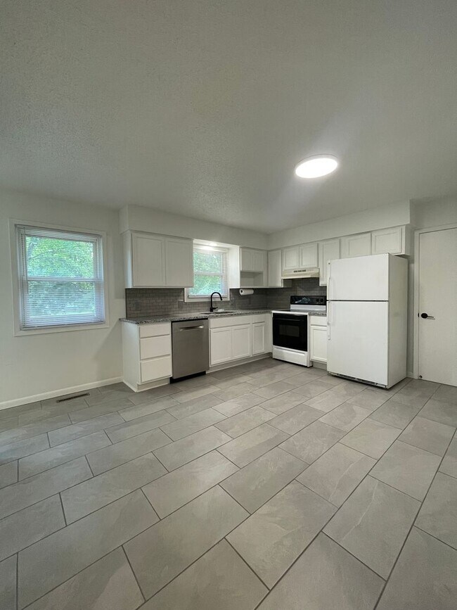 Foto del edificio - 131 Fairwood St