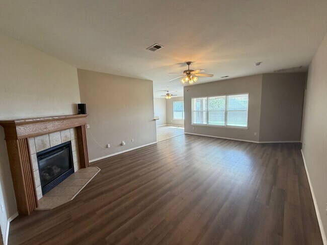 Foto del edificio - 411 S Pointe Ln