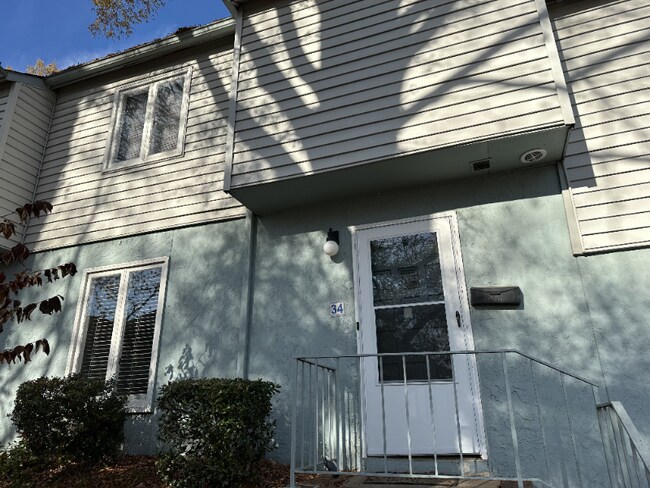 Foto del edificio - 1921 Mereview Ct