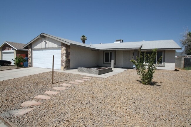 Building Photo - FULLY REMODELED 3BD/2BA SINGLE STORY HOME!