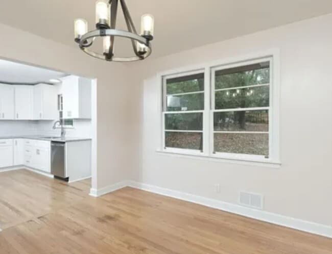 Building Photo - 2534 Forest Dr