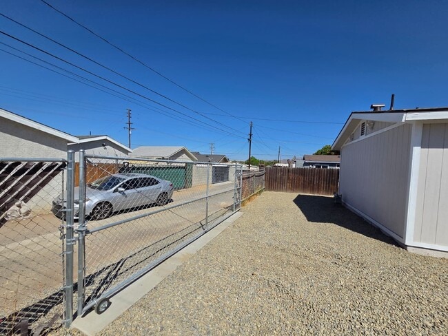 Building Photo - 1055 Quarry St