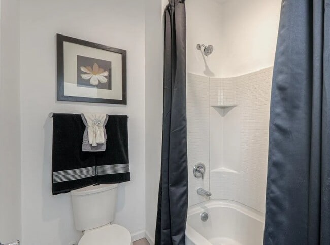 bathroom 2 - 40768 W Rio Grande Dr