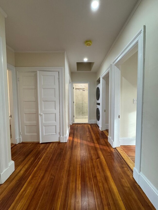 Building Photo - TOWNHOUSE FOR RENT!  ALLSTON 7 BED WITH YARD & LAUNDRY IN UNIT avail 9/1/2026