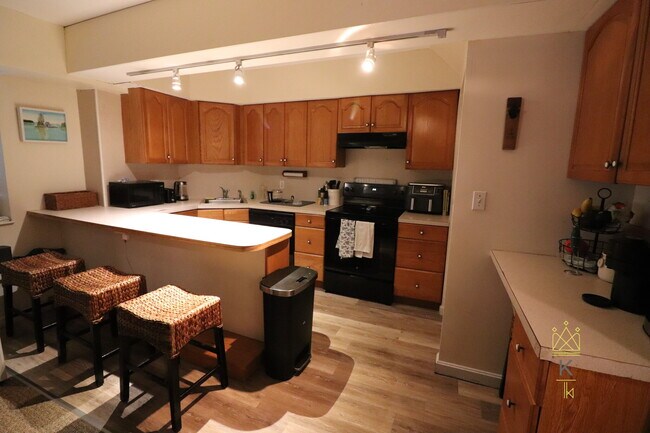Building Photo - 1100 Beacon St
