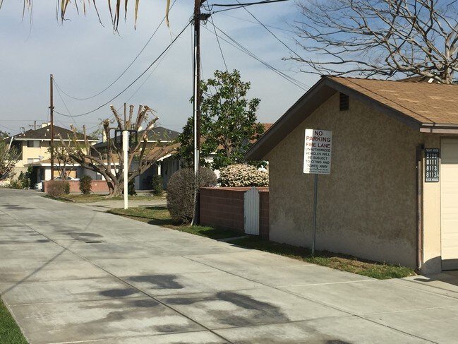 Private Driveway to all houses - 8109-8113 Cole St